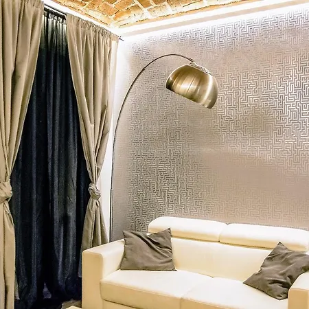 Yhome | Royal Vittorio アパート *