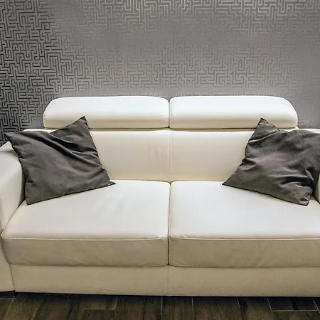 Yhome | Royal Vittorio Lejlighed